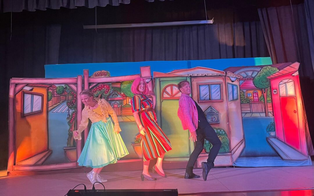 «THE ADDAMS FAMILY» i «THE TRUMAN SHOW» REPRESENTADES AL NOSTRE COL·LE PER LA TOURNE TEATRO