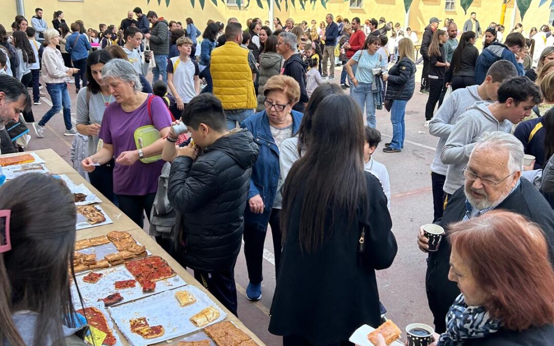 Éxito en el Mercadillo Solidario a beneficio de la ONG KARIT.