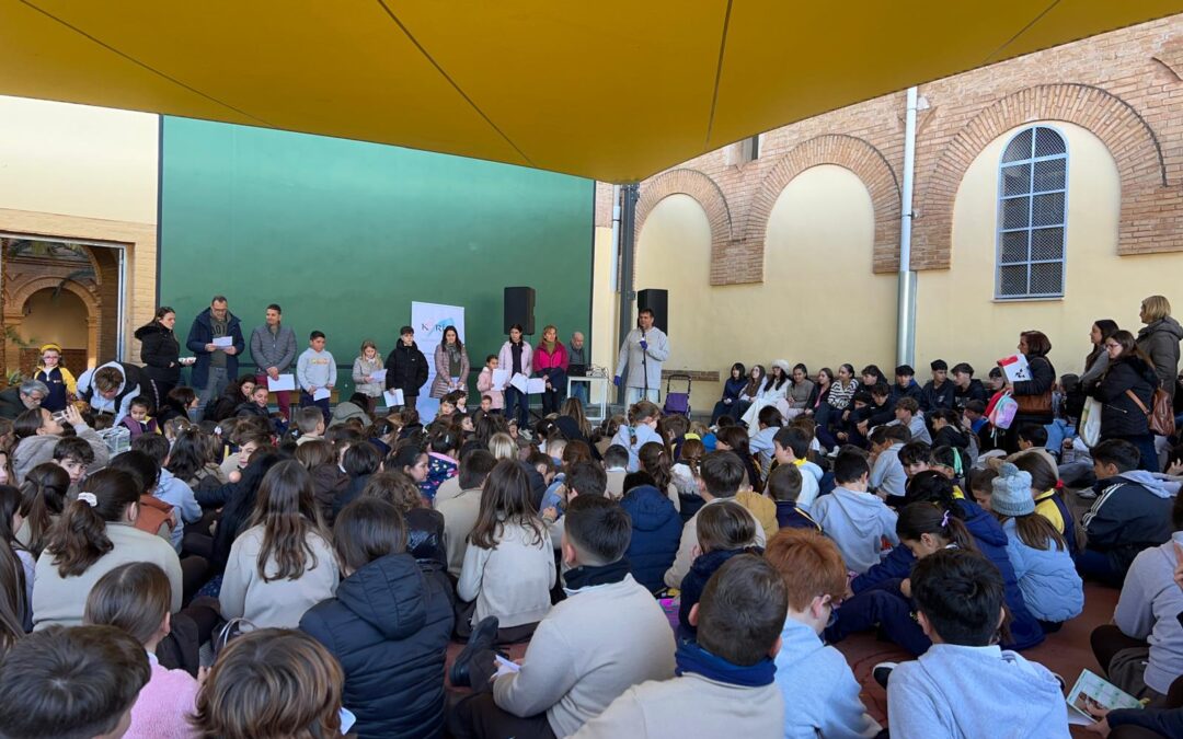 Mercadillo solidario a beneficio de la ONGD Karit y manifiesto por la Paz